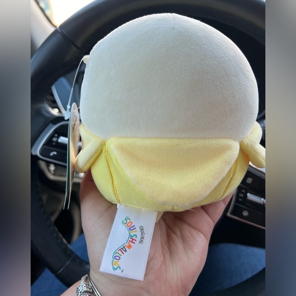 ❤️‍🔥Junie the banana Squishmallow 5” 🍌 - Picture 5 of 5